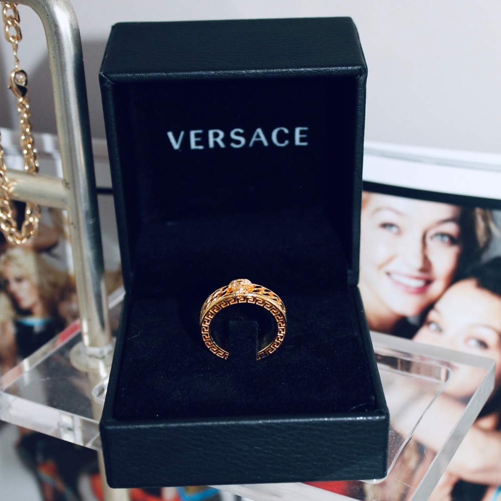 VERSACE Gold Chain Band Ring - Picture 5 of 8